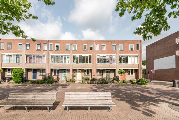 Voor een volledig overzicht verwijzen wij u graag naar de digitale plattegronden, de foto's, de video en de eigen website van deze woning: kanaalnoord85d.nl